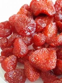 Thumbnail 3 of พรทิพย์ พรีเมี่ยม สตรอว์เบอร์รี่อบแห้ง 150 กรัม x 3