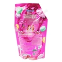 Thumbnail 2 of ไฮยีน เอ็กซ์เพิร์ท แคร์ น้ำยาปรับผ้านุ่ม สูตรเข้มข้นพิเศษ กลิ่นซัมเมอร์ มาการอง 490 มล.