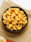 Thumbnail 2 of พรทิพย์ พรีเมี่ยม เม็ดมะม่วงหิมพานต์ รสอบเนย 120 กรัม x 3