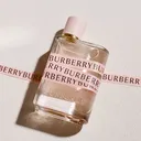 Thumbnail 3 of เบอร์เบอรี่ น้ำหอม เฮอร์ โอ เดอ ปาร์ฟูม กลิ่นฟรุตตี้ฟลอรัล 100 มล.