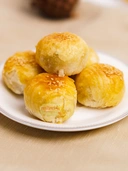 Thumbnail 3 of พรทิพย์ พรีเมี่ยม ขนมเต้าส้อไส้เค็มไข่เค็ม 125 กรัม x 3