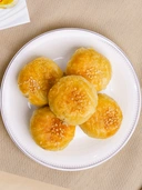 Thumbnail 2 of พรทิพย์ พรีเมี่ยม ขนมเต้าส้อไส้เค็มไข่เค็ม 125 กรัม x 3