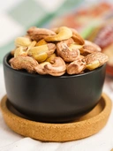 Thumbnail 2 of พรทิพย์ พรีเมี่ยม เม็ดมะม่วงหิมพานต์ เผาโบราณ 120 กรัม x 3