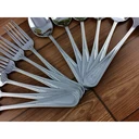 Thumbnail 2 of Twin Fish ช้อนส้อม ทานข้าว สเตนเลสเกรด 430 อย่างดี ขัดเงา สวยหรู คุณภาพระดับโรงแรม 6 คู่ / ชุด หนา 2.5มม.ลาย 81