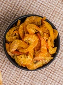 Thumbnail 2 of พรทิพย์ พรีเมี่ยม กุ้งเสียบอบกรอบ 70 กรัม x 3