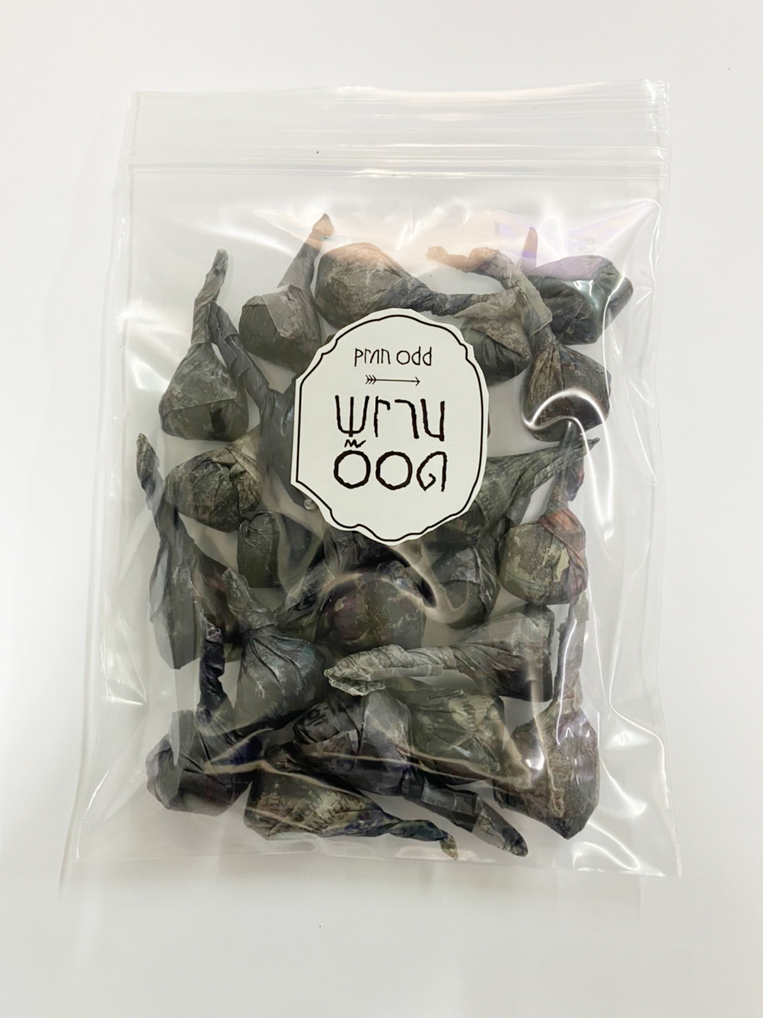ขี้ไต้ ขี้ไต้เม็ด ขี้ไต้จุดไฟ undefined เม็ดขี้ ไต้ ติดเตาไฟ ตราพรานอ๊อด 1 ถุง มี 24 เม็ด