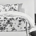 Thumbnail 3 of LOTUS ผ้าปูที่นอน รุ่น Black & White-LI-BW 03W ขนาด 5 ฟุต 5 ชิ้น