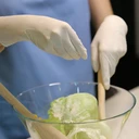 Thumbnail 2 of โพลี-ไบรท์ ถุงมือยางอนามัย รุ่น Extra Thin ไซส์ M บรรจุ 10 ชิ้น/ซอง x 12 ซอง