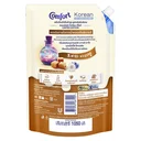 Thumbnail 2 of คอมฟอร์ท น้ำยาปรับผ้านุ่มสูตรเข้มข้น กลิ่นท็อฟฟี่คาราเมล 1.05 ล.