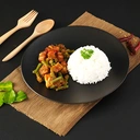 Thumbnail 2 of วีจีฟอร์เลิฟ ข้าวราดผัดพริกแกงหมูกรอบเจ 300 ก.