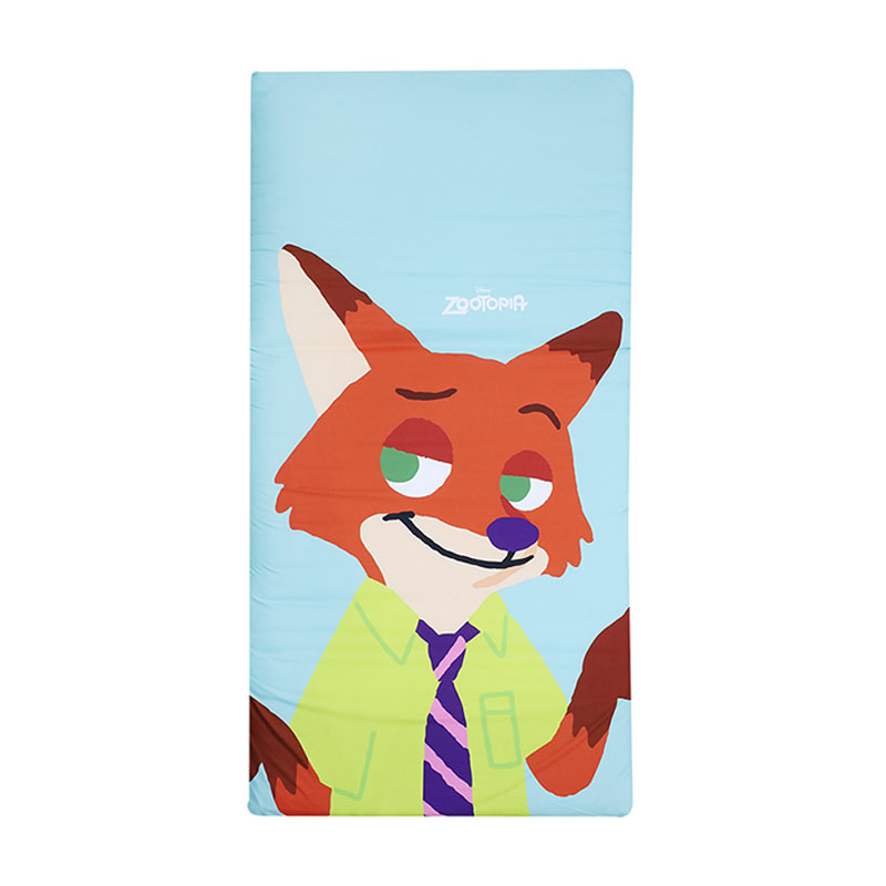 MOMENTO Picnic Zootopia Nick Wilde 3.5 x 6.5 ft